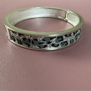 NWOT silver & black leopard print glitter hinge bangle